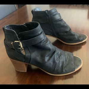 Fergie toeless heels.Black Size 9.5